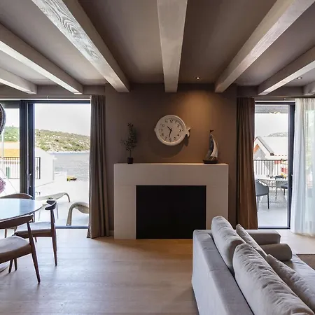 Val & Sol Villa